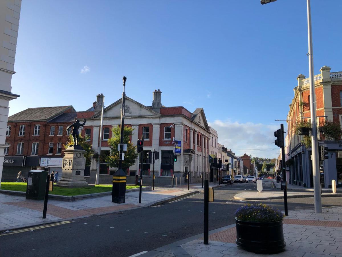 Central Lisburn Duplex Apartment Siren Stays Eksteriør bilde